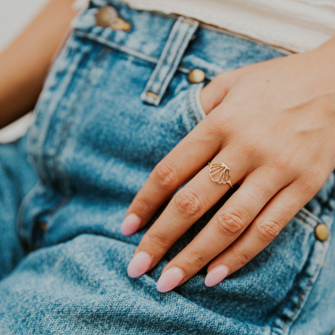 sea shell shaped 14k gold ring